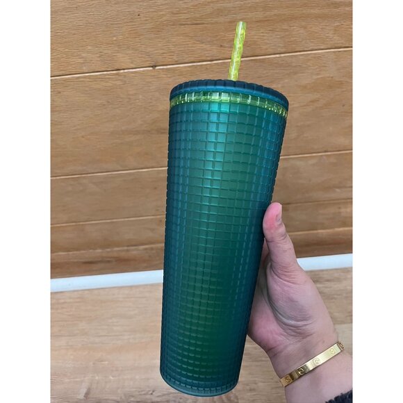 VHTF NEW 2022 Starbucks Green Soft Grid Venti Tumbler - Picture 2 of 5